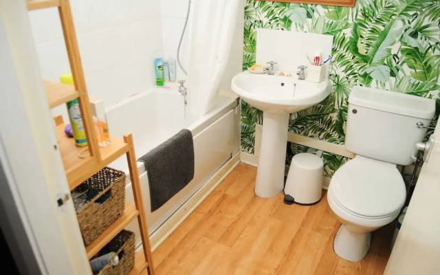 Welcoming Glasgow Home Next Underground