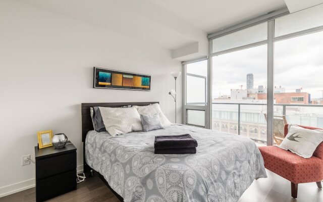 Stylish 1BR Condo Trendy King East