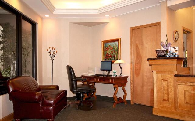 Sophie Station Suites