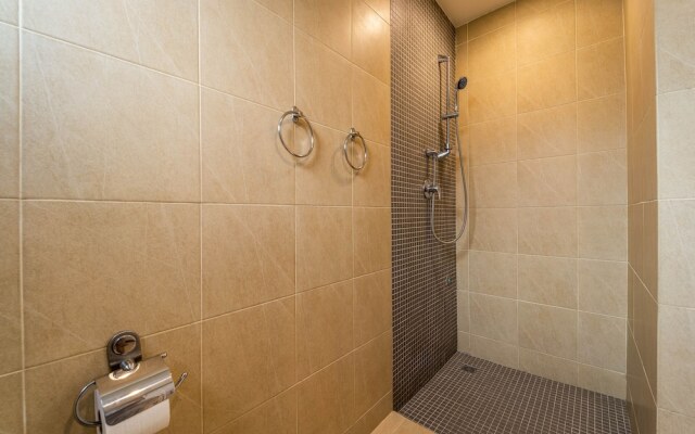 3 Bed Pool Villa in Great Location - STV