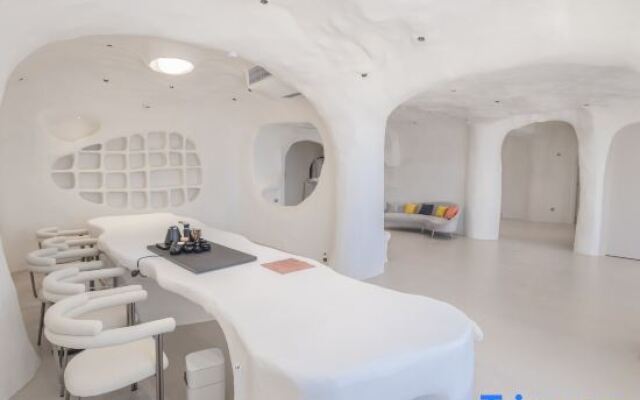 Qinglan Cave Style Light Luxury Sea View Hotel