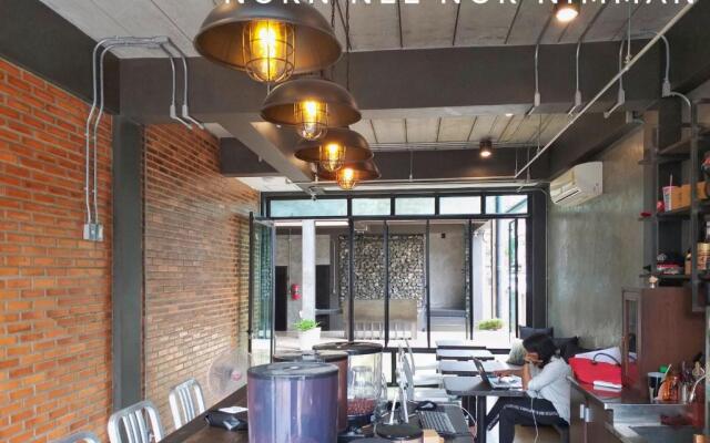 Norn Nee Nor Hostel&Cafe