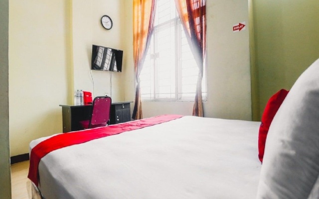 RedDoorz @ Jalan Japaris Medan – Guest Rooms – Medan