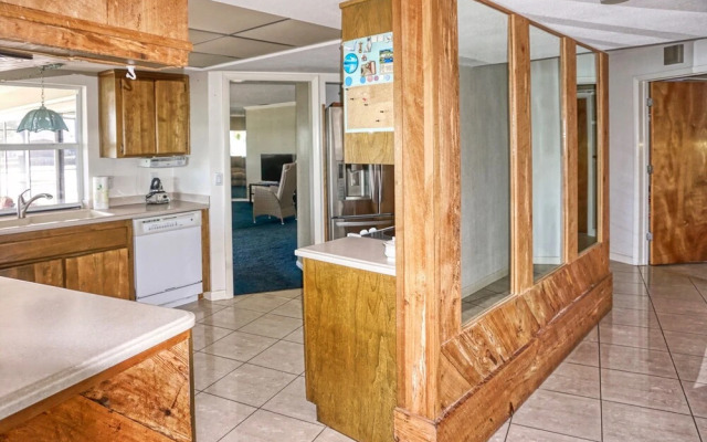 Treasure Island Luxury Intercoastal Home (745)