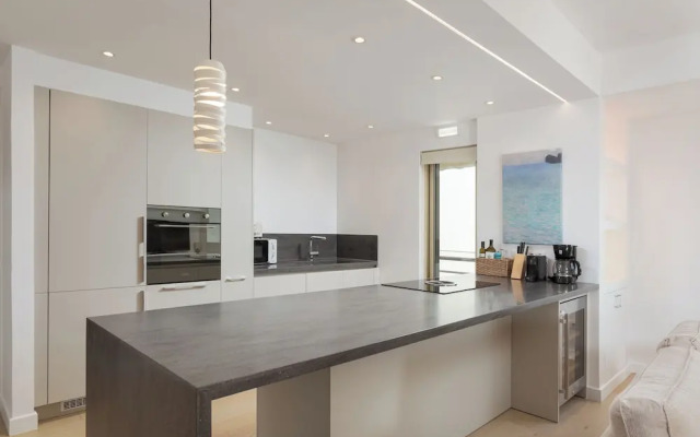 Vouliagmeni Serenity Residence