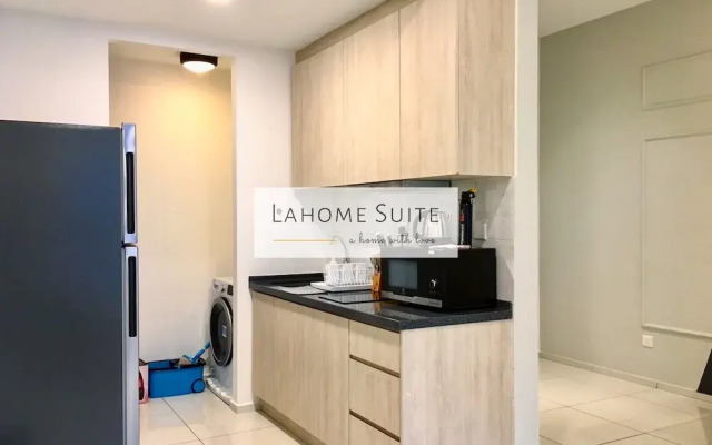 The Robertson KL By Lahome Suite