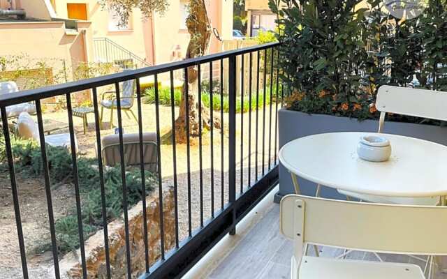 0.8 Guest House