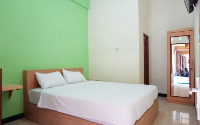 Wisma Handayani Syariah by OYO Rooms