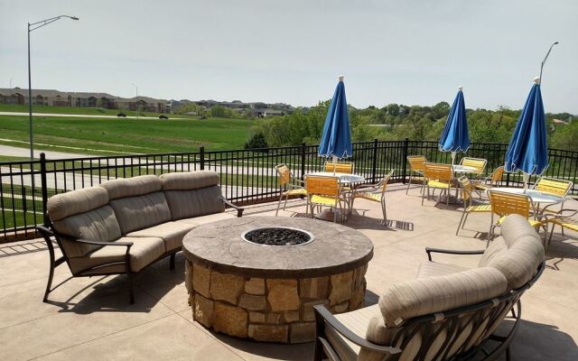 Fairfield Inn & Suites Lincoln Southeast