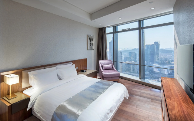 Grand Madison Qingdao Harbour-view Central（Former Qingdao Farglory Hotel）