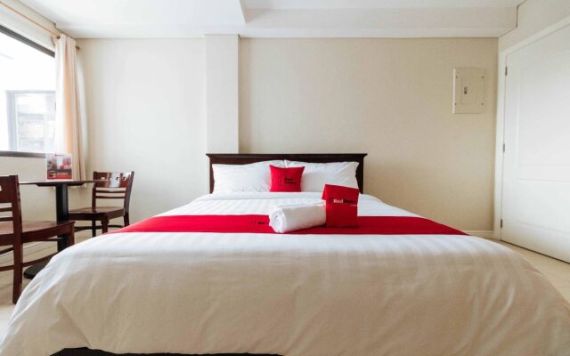 RedDoorz Plus near Capitol Commons