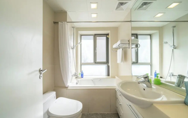 Tyms Luxury 2BR 1BA Apt Xujiahui Shops