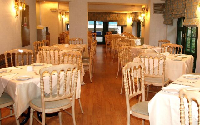 Delphi Art Hotel