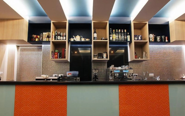 Apo Hotel