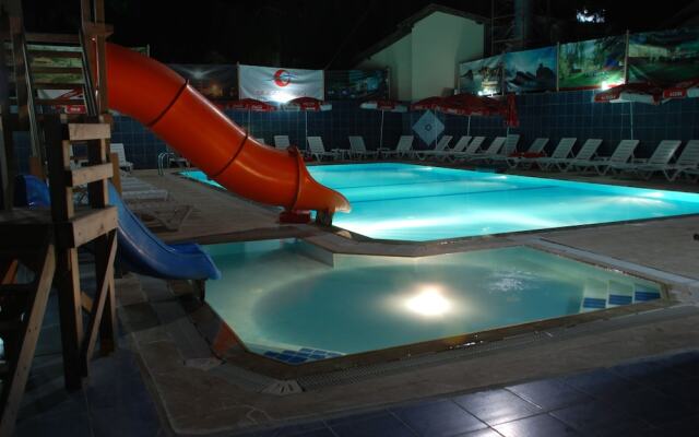 Shila Tatil Koyu