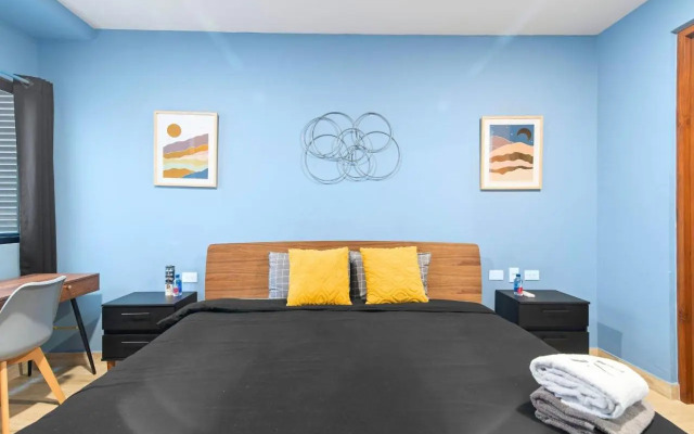 Modern chic 1 bedroom apt w/ rooftop infinity pool