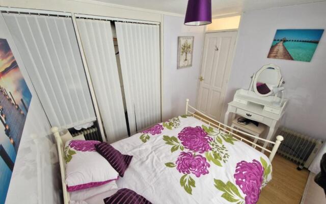 60 upperlakeside glan gwna