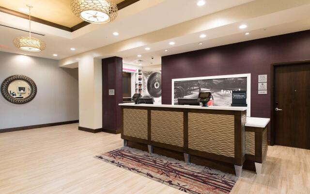 Hampton Inn & Suites Fayetteville