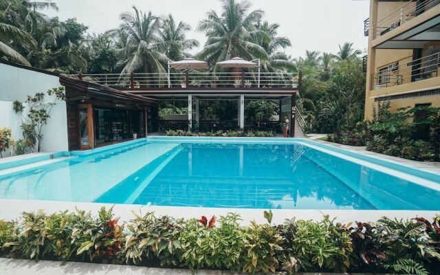 Point 303 Cloud 9 Resort