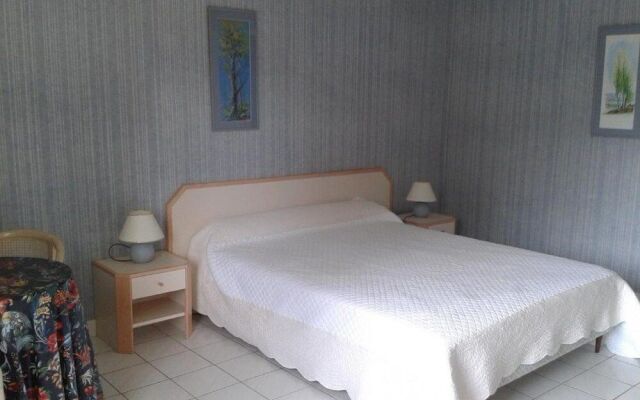 Village Club Yravals