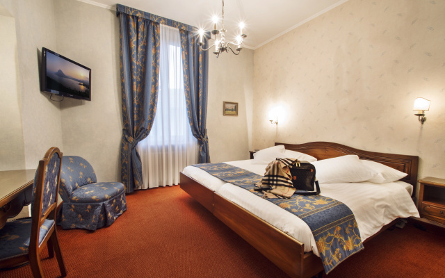 International au Lac Historic Lakeside Hotel – Guest Rooms – Lugano