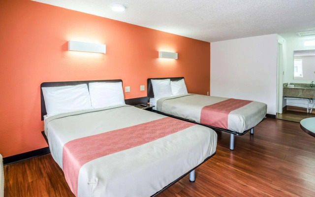 Motel 6 Troutville, VA