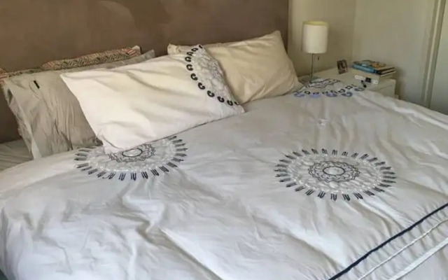 Modern 2 Bedroom Ocean View Apartment In Burleigh Heads