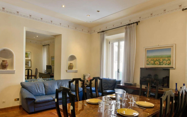 Colosseum apartments - Roman Forum area