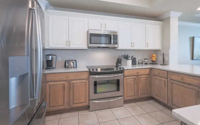 Phoenix Ix 707 2 Bedroom Condo