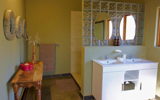 Kambaku Safari Lodge