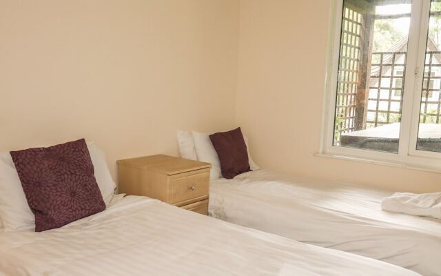 32 Valley Lodge