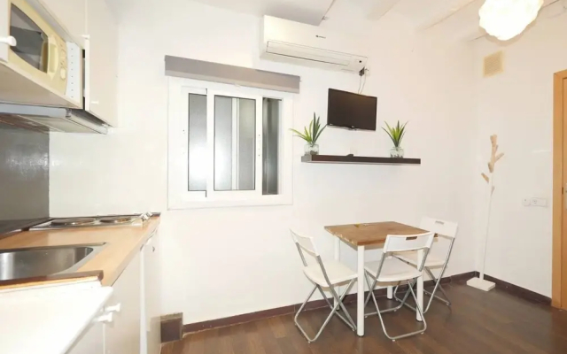 Interior Apt Center 42 El Born