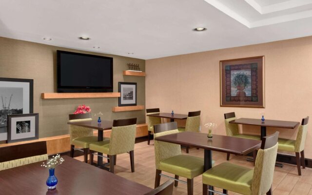 Holiday Inn Express Hartford South - Rocky Hill by IHG