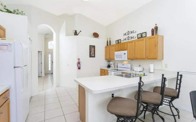 133 Beautiful Home With Lake View