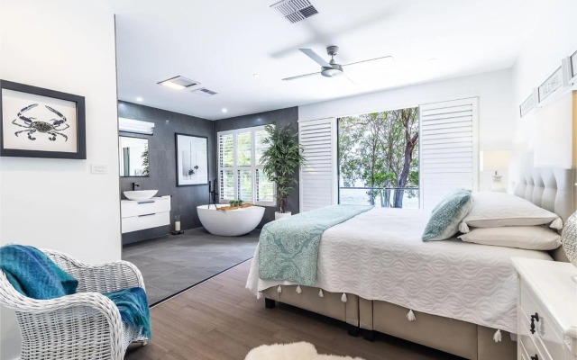 'Ambience on the Waterfront', 14 Danalene Pd - Prestige waterfront property