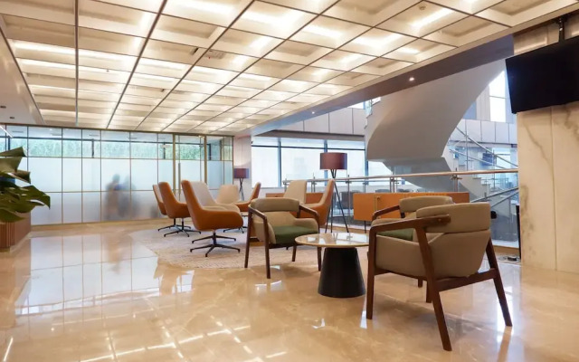 Grand Anara Airport Hotel