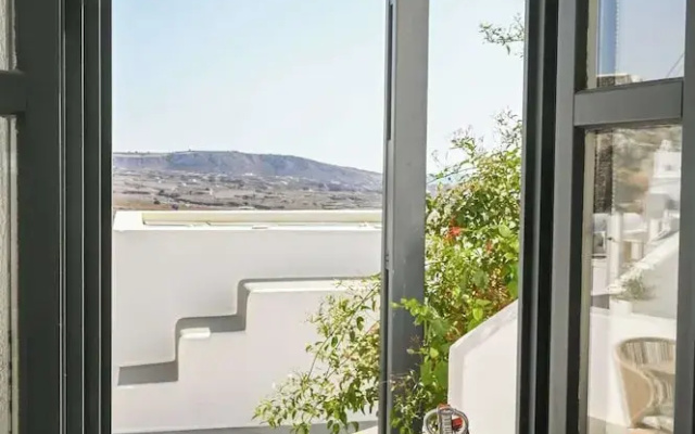 Amphora Meltemi Seaview Gem w Private Jacuzzi