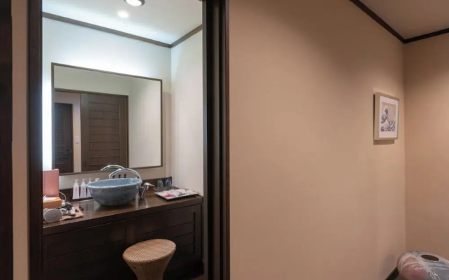 Isoarukinoyuyado Ushiogumo