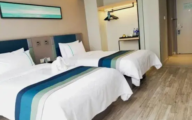 Homeinn Selected Hotel (Nanjing New City Plaza Longjiang Subway Station)