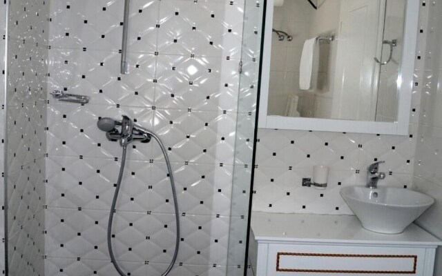 Apartments Flower Residence