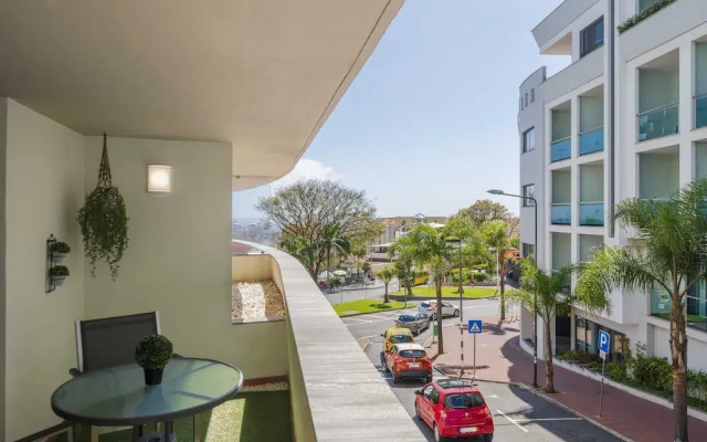 Apartment With sea View - Varandas do Lido I