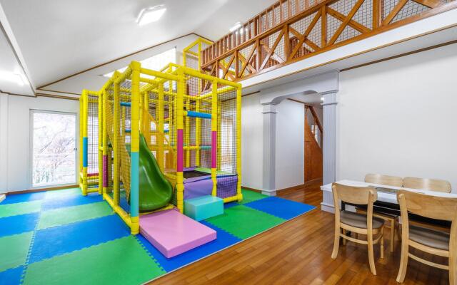 Hongcheon Gureumsokeui Sanchek Kids Poolvilla