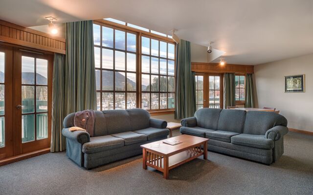 Canadian Princess Lodge & Marina