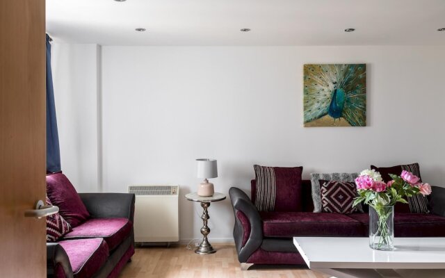 Picktheplace Imperial Wharf 2bed Apartment