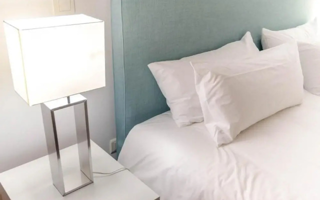 Welcome to Lisbon's Spacious Hidden