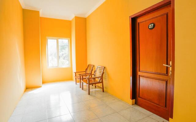 OYO 1732 Edotel Praya Syariah