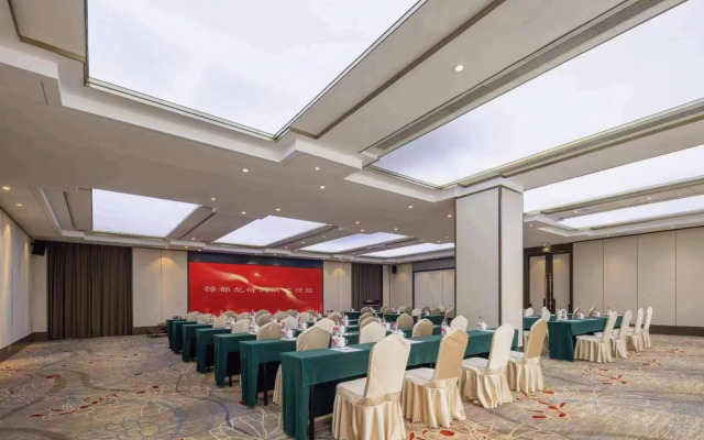 Jindu Longhe Hotel