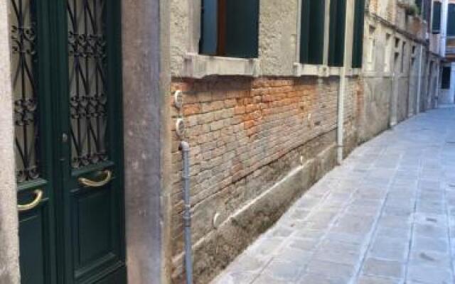 San Stae Charming Apartment