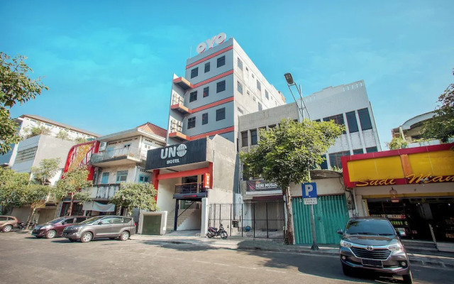 Hotel O Genteng Near Genteng Market Formerly Uno Hotel