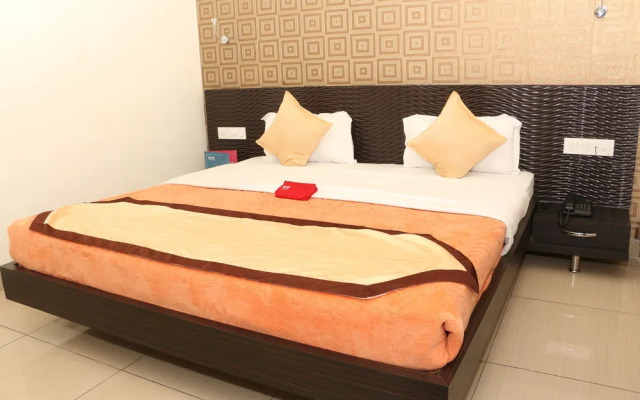 OYO 1075 Hotel City Home